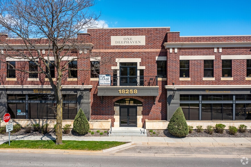 18258 Minnetonka Blvd, Wayzata, MN à louer - Photo du bâtiment - Image 3 de 4