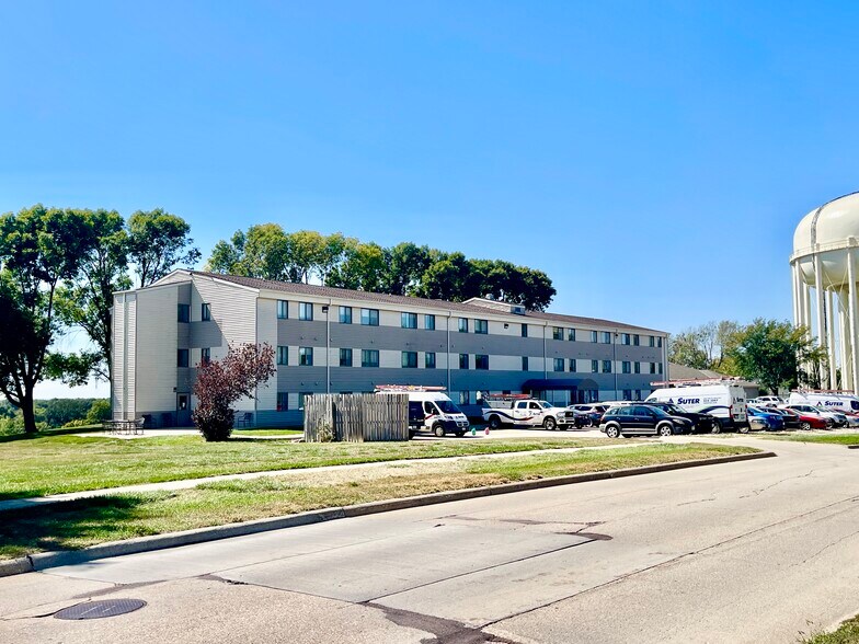 5300 Stone Ave, Sioux City, IA à vendre - Photo du bâtiment - Image 2 de 9