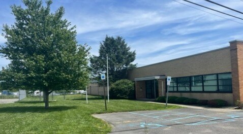 60 Webro Rd, Clifton, NJ à louer - Photo du bâtiment - Image 3 de 8