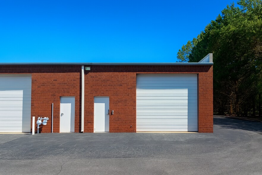 4582 Atwater Ct, Buford, GA à louer - Photo du bâtiment - Image 2 de 4