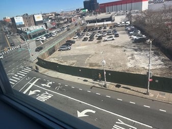 4040 Northern Blvd, Long Island City, NY for lease - Building Photo - Image 2 of 13