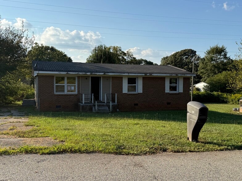 Spartanburg SC SFR Portfolio portfolio of 4 properties for sale on LoopNet.ca - Building Photo - Image 1 of 4