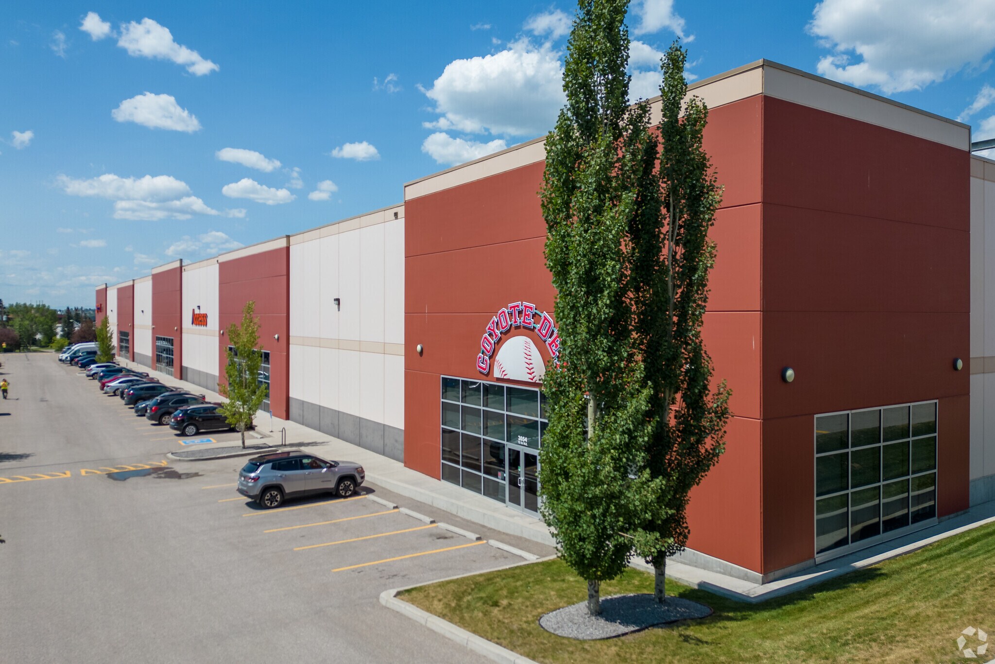 3030-3054 15 St NE, Calgary, AB à vendre Photo principale- Image 1 de 1