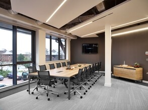 155 Aztec, Almondsbury for lease Interior Photo- Image 2 of 6