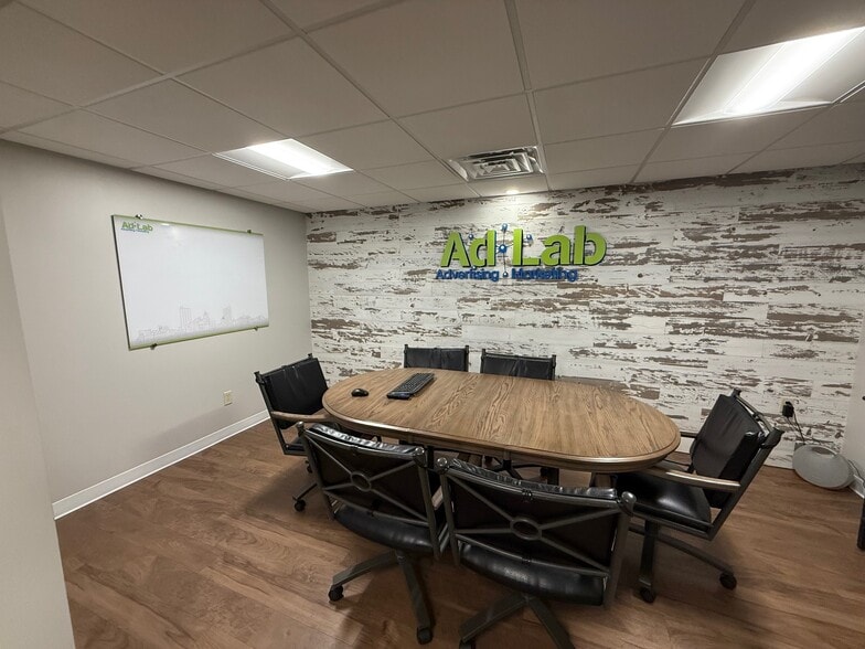 6110 Constitution Dr, Fort Wayne, IN à louer - Photo intérieure - Image 3 de 8