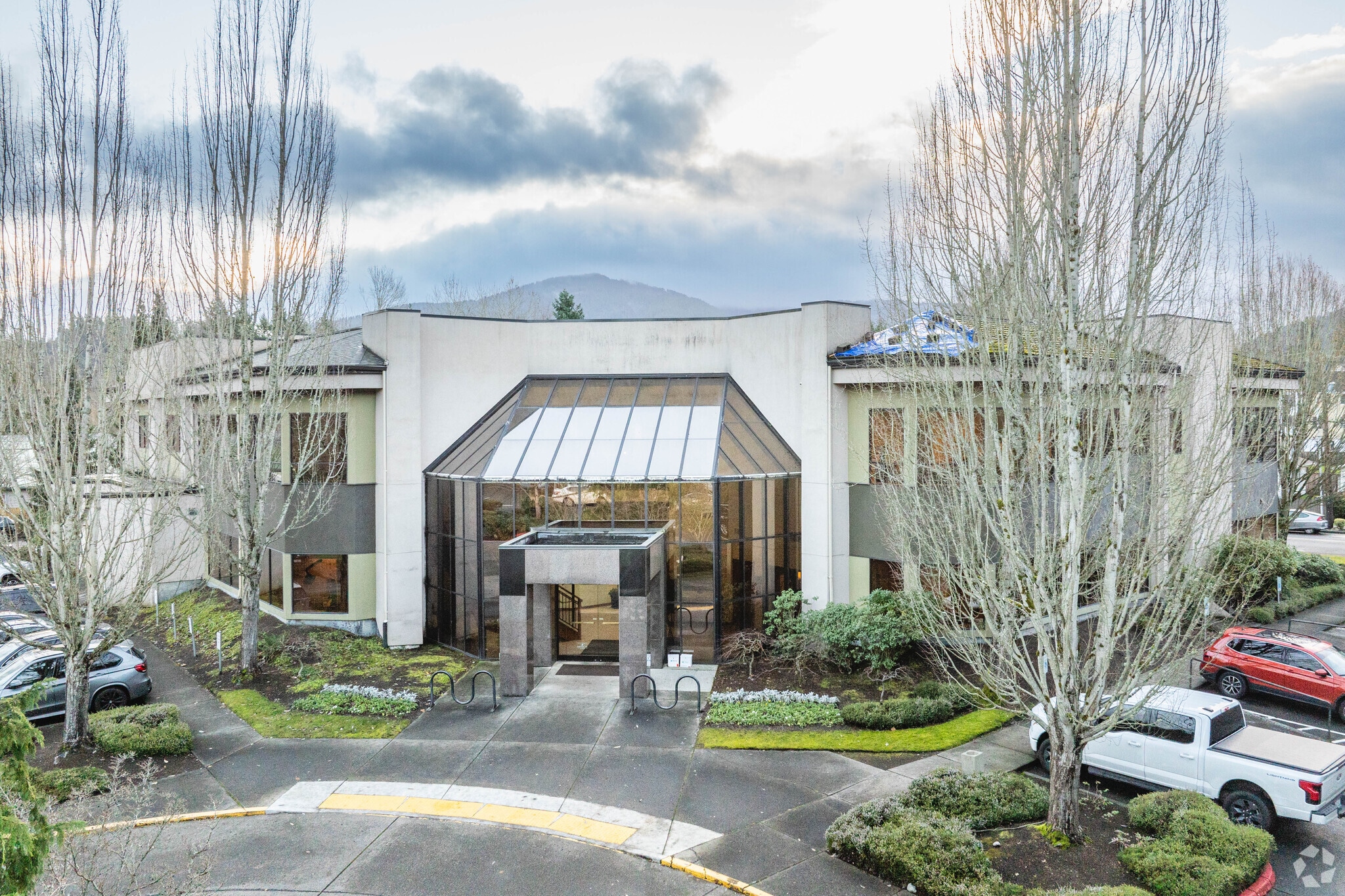 710 NW Juniper St, Issaquah, WA for lease Primary Photo- Image 1 of 5