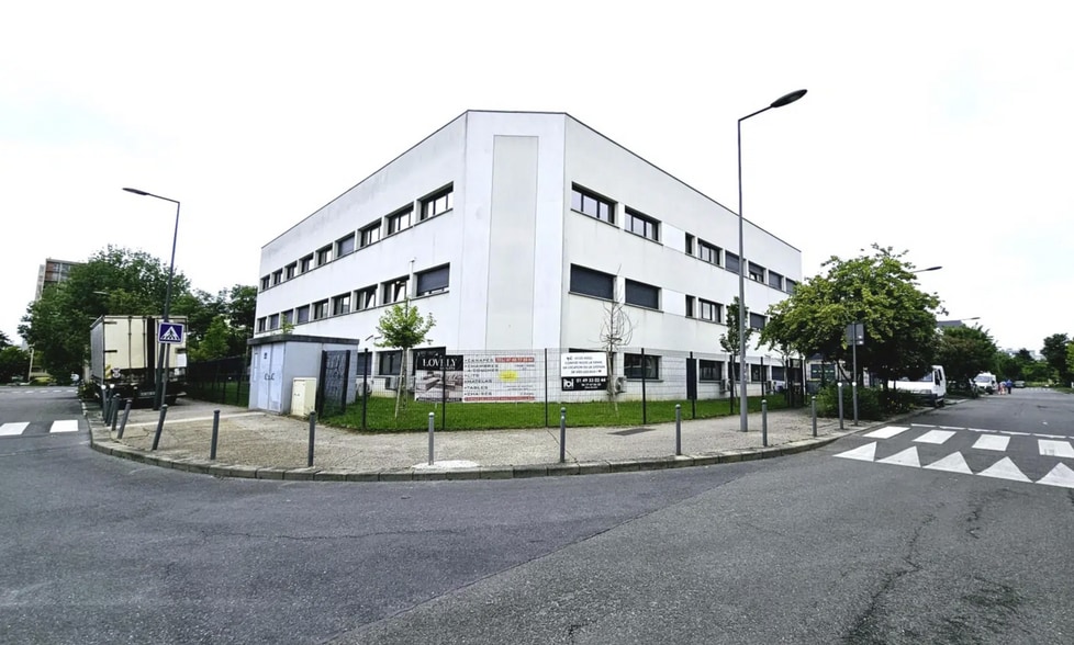 12 Avenue De L'Europe, Villiers-le-Bel for lease - Primary Photo - Image 1 of 2