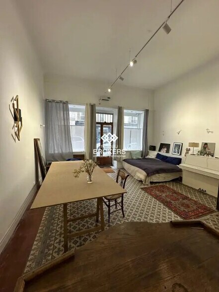 Commerce de détail dans Paris à louer - Photo du bâtiment - Image 3 de 9