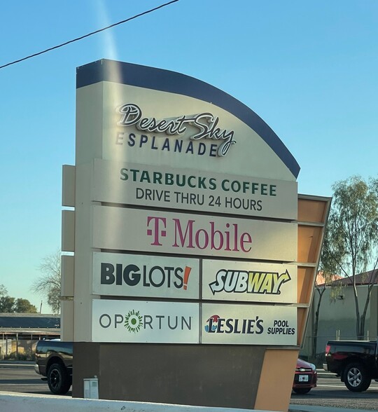 2040 N 75th Ave, Phoenix, AZ for lease - Primary Photo - Image 1 of 13