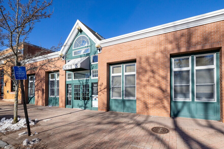 954-960 Main St, Branford, CT à vendre - Photo du bâtiment - Image 2 de 8