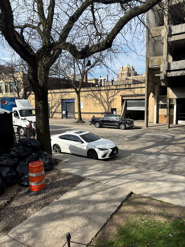 Plus de détails pour 22 N 3rd Ave, Mount Vernon, NY - Industriel à vendre