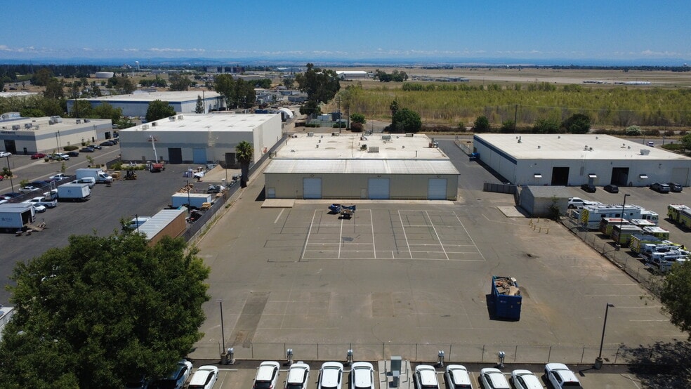 3850 Happy Ln, Sacramento, CA for sale - Building Photo - Image 3 of 13