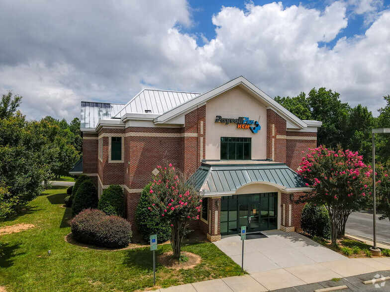 19300 Statesville Rd, Cornelius, NC à louer - Photo principale - Image 1 de 1