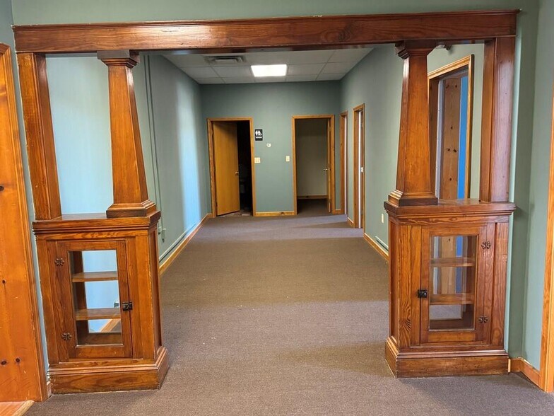 102-110 N Main St, Horseheads, NY à louer - Photo du bâtiment - Image 3 de 11