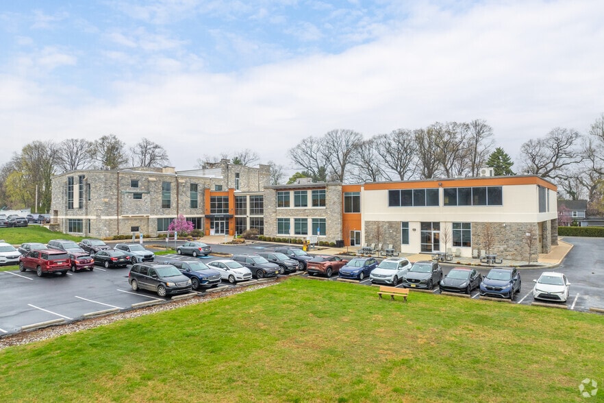 40 Lloyd Ave, Malvern, PA for lease - Building Photo - Image 3 of 6