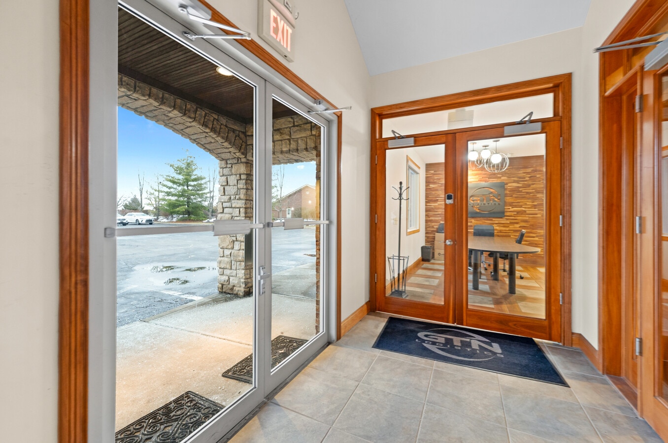 9155 Governors Way, Cincinnati, OH 45249 - Unité B -  - Photo intérieure - Image 1 of 21