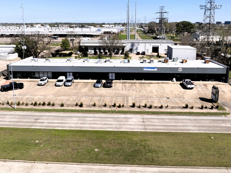 3030-3050 Antoine, Houston, TX for lease - Building Photo - Image 1 of 5