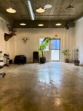 5501 N Lamar Blvd N, Austin, TX for lease Interior Photo- Image 2 of 5