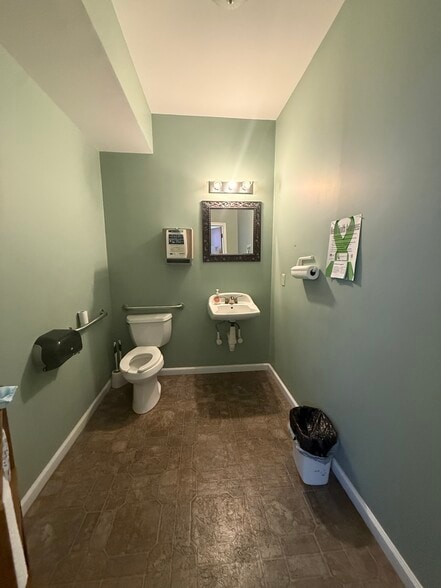 33 Dansbury Ter, East Stroudsburg, PA à louer - Photo du bâtiment - Image 3 de 5