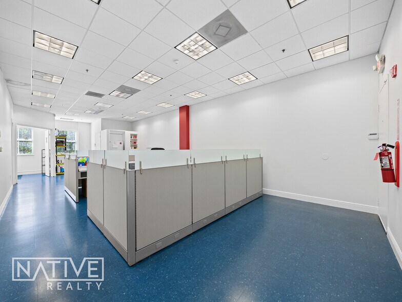 701 SE 32nd Ct, Fort Lauderdale, FL à louer - Photo du bâtiment - Image 2 de 15