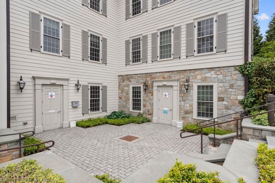 745 Boston Post Rd, Darien, CT for sale - Building Photo - Image 3 of 39