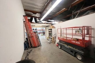 1948 Don Lee Pl, Escondido, CA for lease Interior Photo- Image 2 of 5