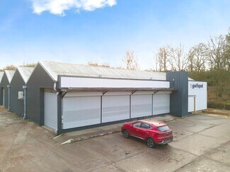 Plus de détails pour Cannock Rd, Stafford - Commerce de détail à louer