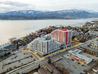 Plus de détails pour 3300 - 3340 Lakeshore rd, Kelowna, BC - Commerce de détail à louer