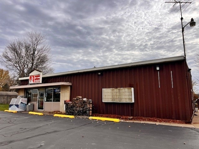 503 E Elm Dr, Loyal, WI for sale - Building Photo - Image 3 of 20