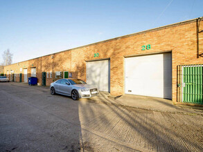 Gosforth Clos, Sandy for lease Building Photo- Image 2 of 3