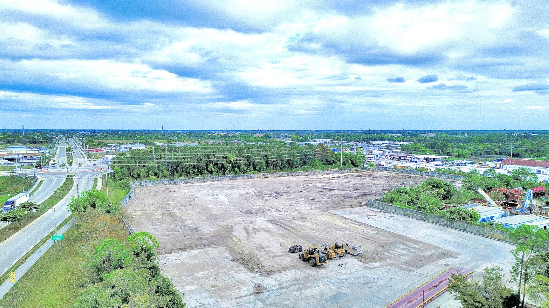 3750 Veronica S Shoemaker Blvd, Fort Myers, FL à louer Photo principale- Image 1 de 5