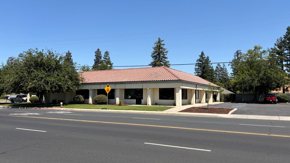 1142 Rose Ave, Selma, CA à louer - Photo du bâtiment - Image 3 de 29