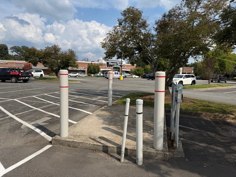 1955 Peace Haven Rd, Winston-Salem, NC for lease - Building Photo - Image 3 of 9