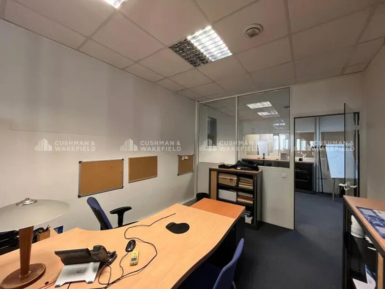 98 Rue De L'Eveche, Marseille à vendre - Photo intérieure - Image 3 de 17