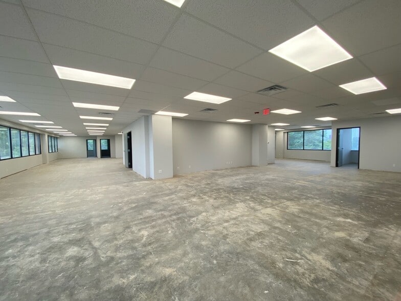 201 E Partridge Ave, Independence, MO for lease - Interior Photo - Image 2 of 6