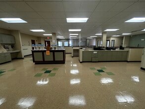 401-499 Lake Cook Rd, Deerfield, IL for lease Building Photo- Image 1 of 16