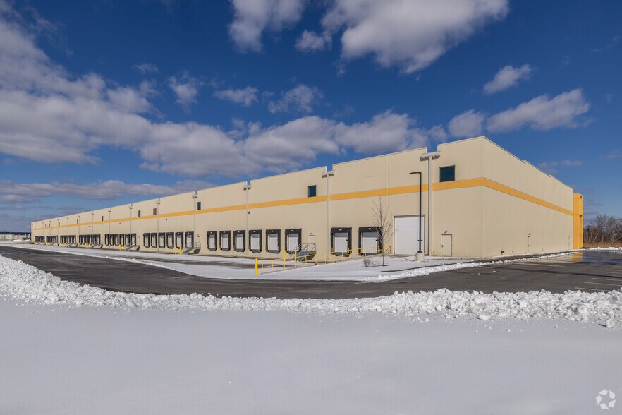 975 Lordship Blvd, Stratford, CT à louer - Photo du bâtiment - Image 3 de 16