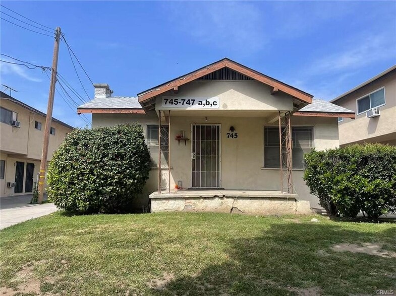 745 S Chapel Ave, Alhambra, CA à vendre - Photo principale - Image 1 de 11