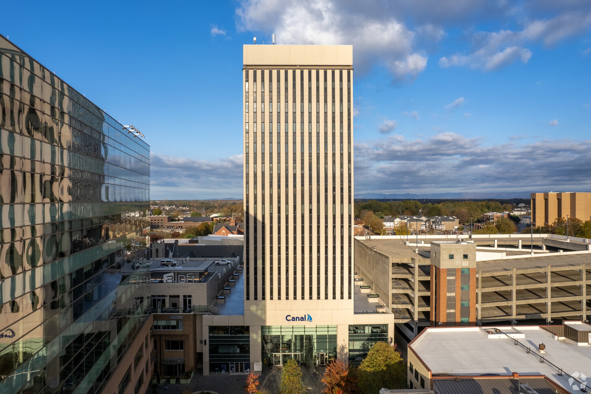 101 N Main St, Greenville, SC à louer Photo du bâtiment- Image 1 de 14