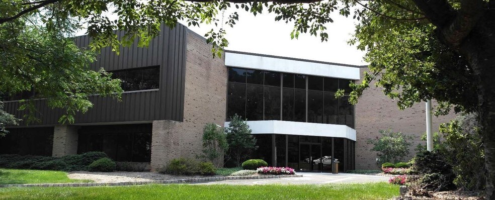 40 Technology Dr, Warren, NJ à louer - Photo du bâtiment - Image 1 de 1