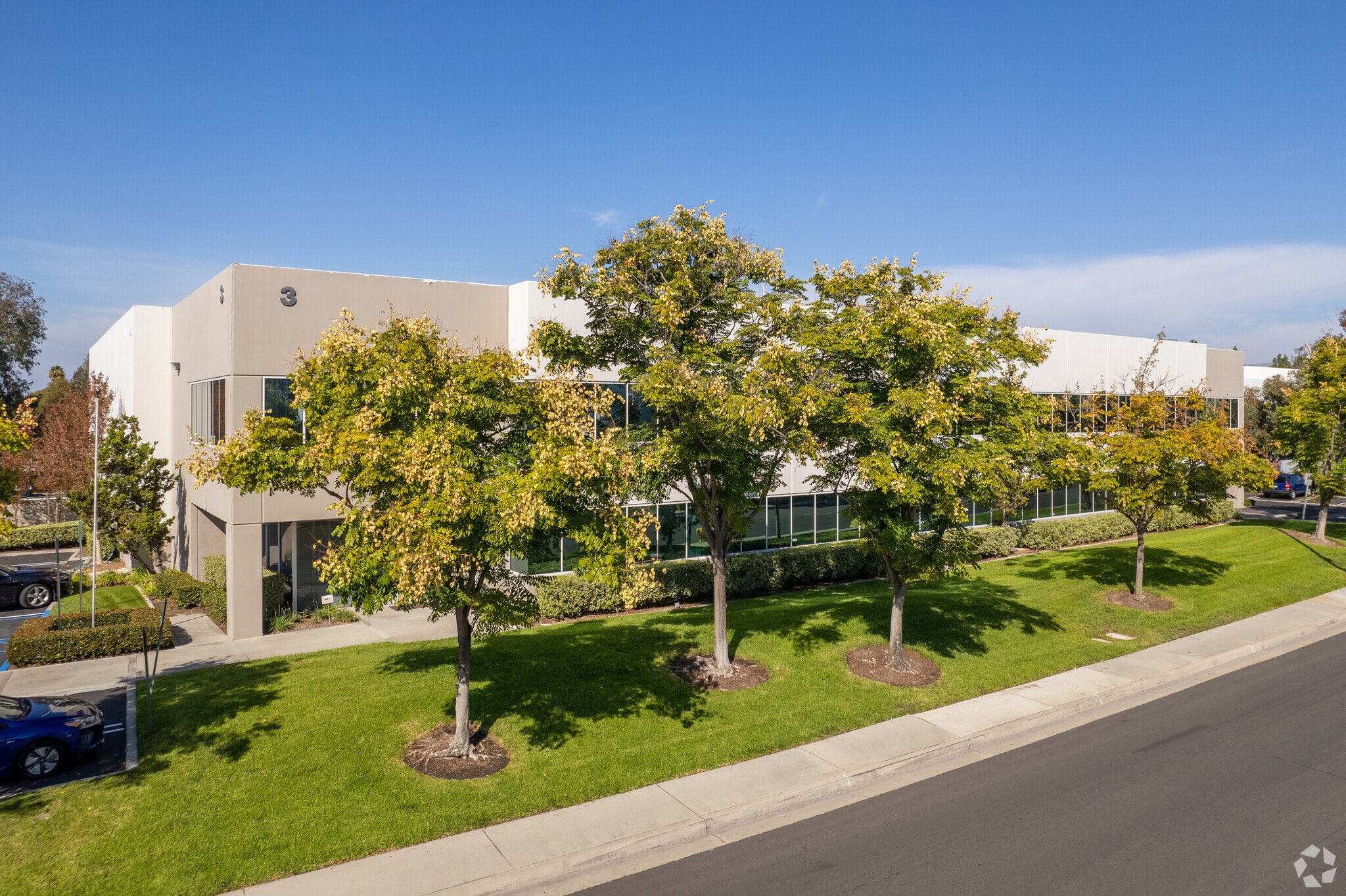 3 Goodyear, Irvine, CA à louer Photo principale- Image 1 de 8