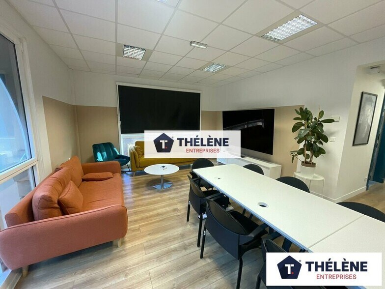 Office in Montpellier for lease - Interior Photo - Image 2 of 11