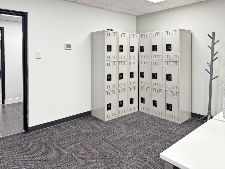 101 E Tennessee Ave, Oak Ridge, TN for lease - Interior Photo - Image 3 of 14