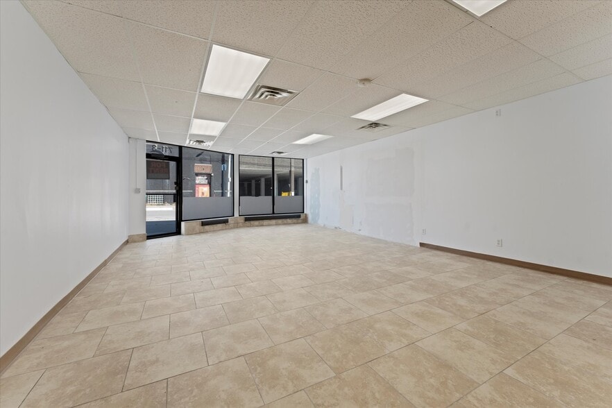 711 Pelissier St, Windsor, ON for sale - Building Photo - Image 3 of 31