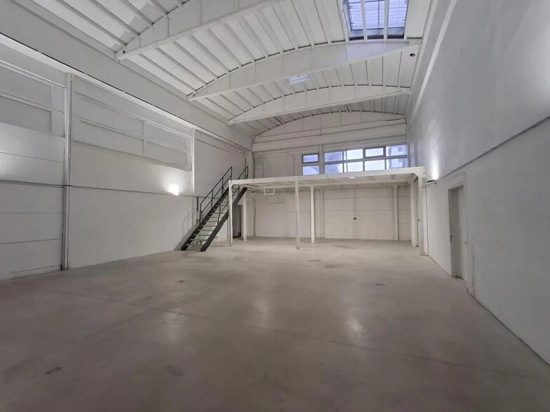 Local d'activités dans Villefranche-sur-Saône à vendre - Photo intérieure - Image 2 de 5