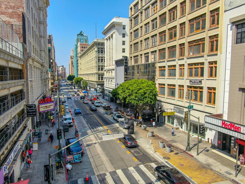 737 S Broadway, Los Angeles, CA à vendre - Photo du bâtiment - Image 3 de 56