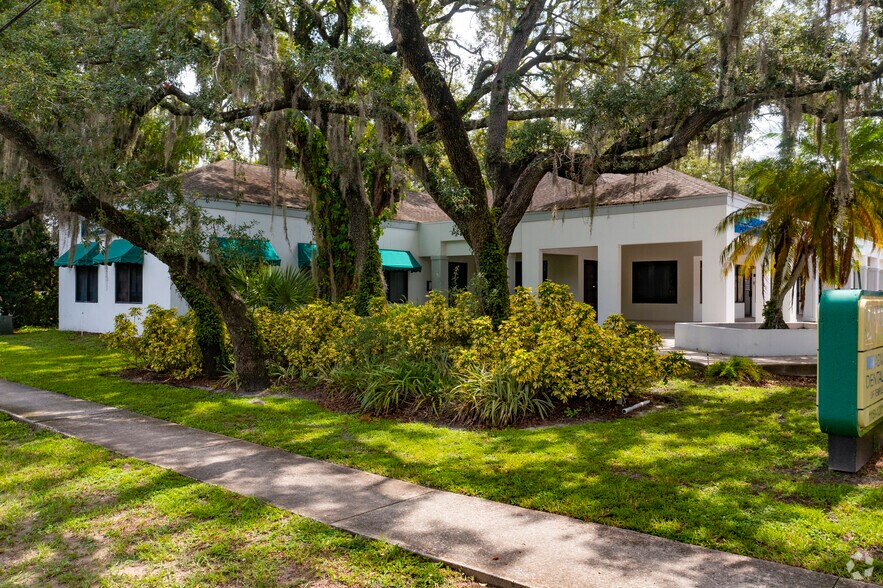 11151-11201 N 56th St, Tampa, FL à vendre - Photo du bâtiment - Image 1 de 1