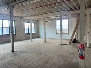 1622 W Carroll Ave, Chicago, IL for lease Building Photo- Image 1 of 2