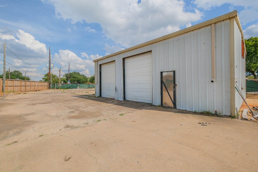 7830 Highway 90, Sugar Land, TX à louer - Photo du bâtiment - Image 3 de 12