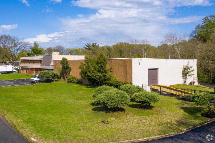 1300 Old Kings hwy, Maple Shade Township, NJ à louer - Photo du bâtiment - Image 3 de 12